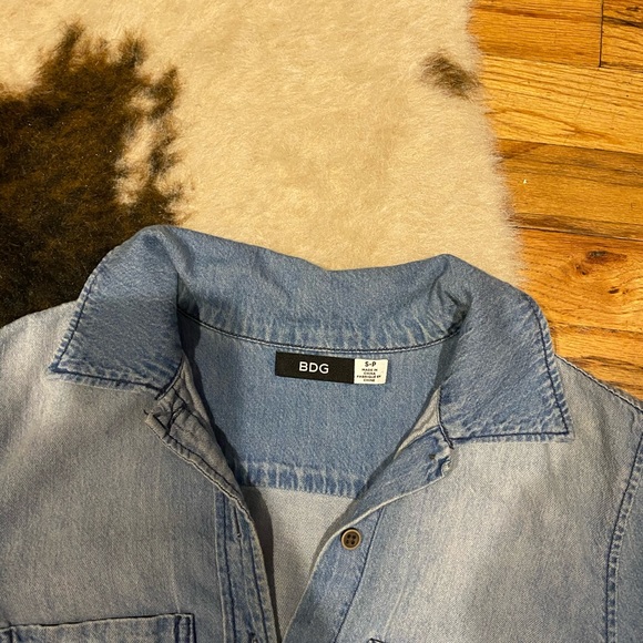 UO Frayed Denim Shirt - Picture 3 of 3